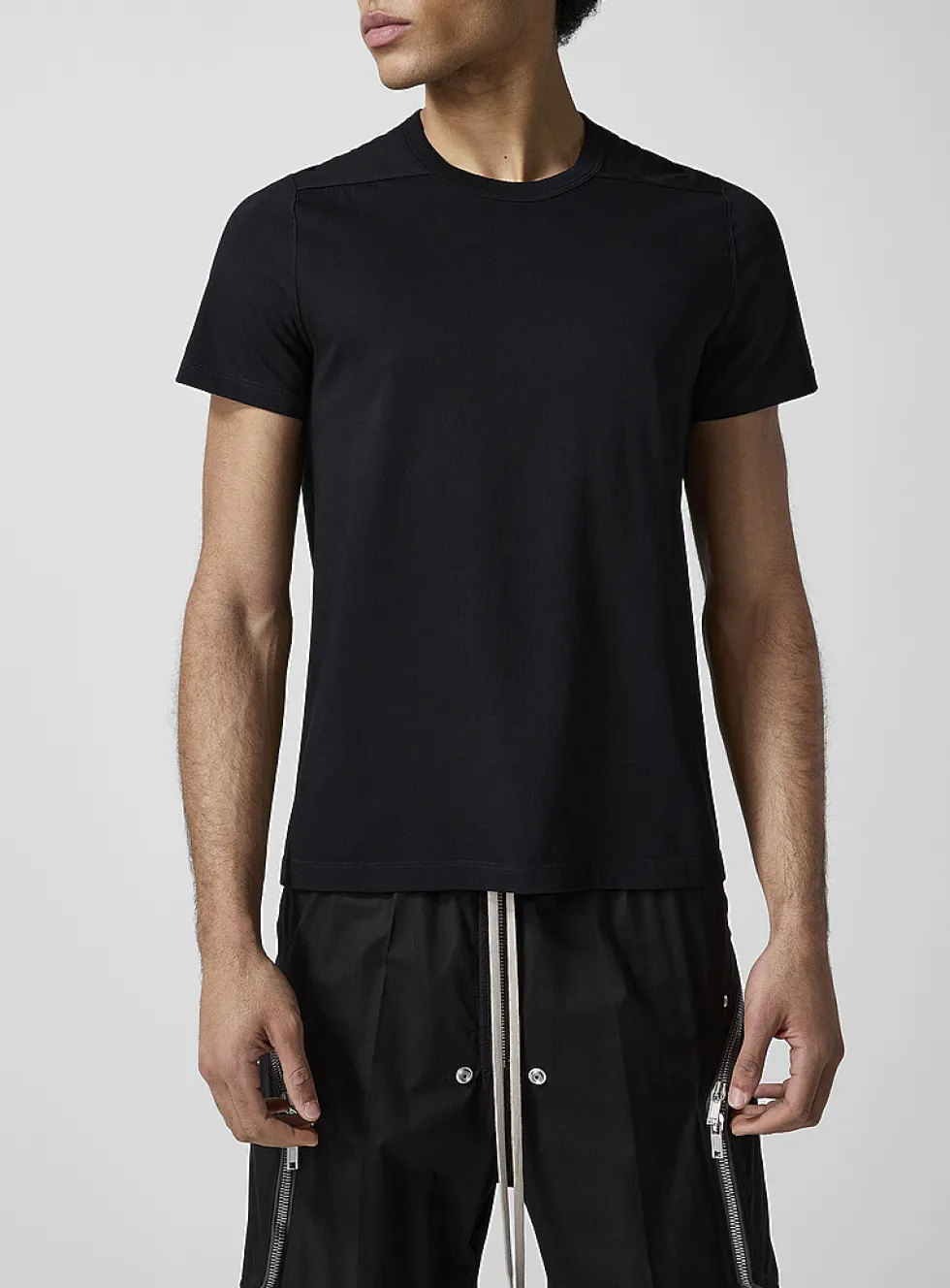 Level tone-on-tone seams T-shirt