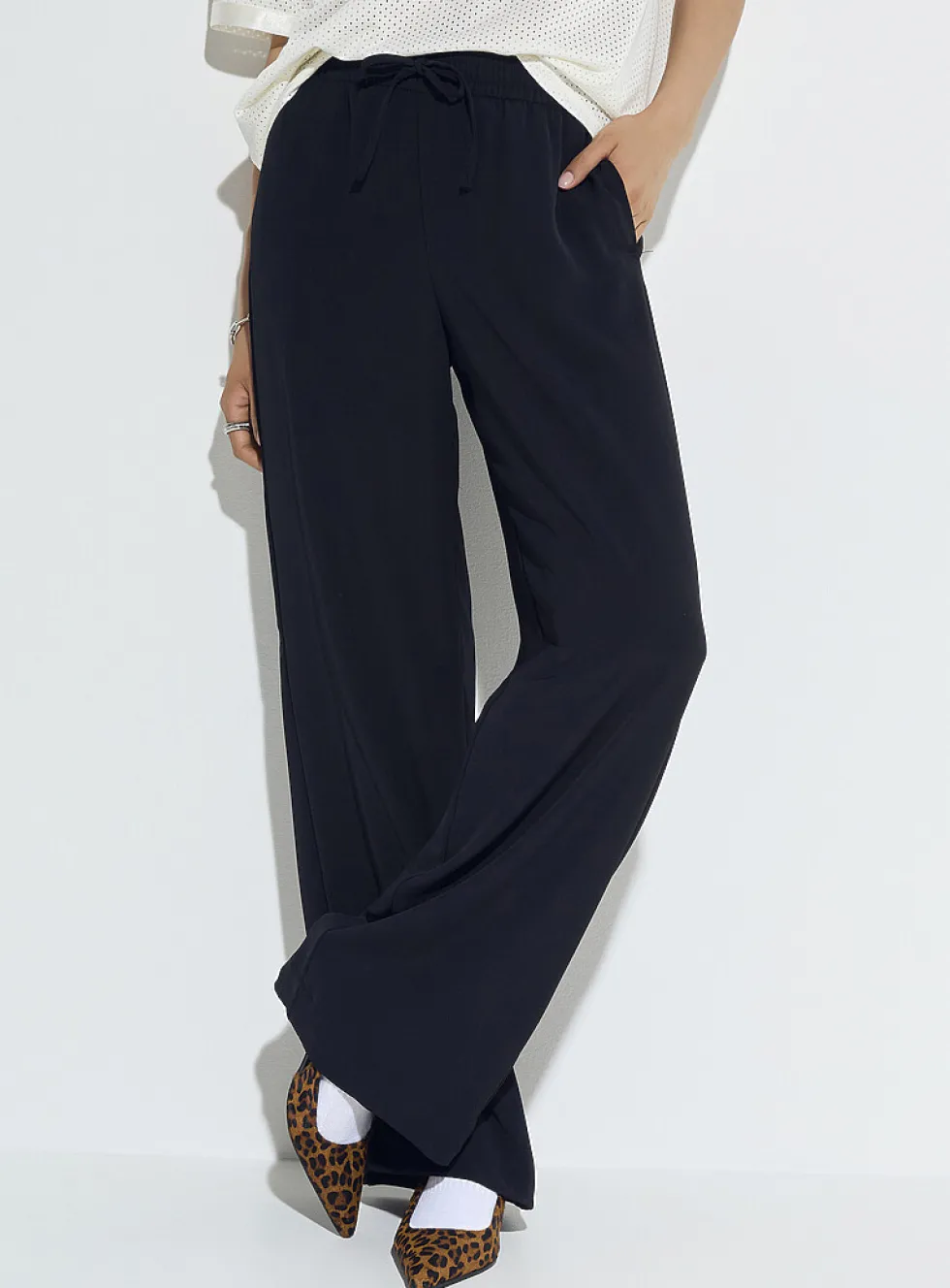 Lia flowy twill wide-leg dress pant