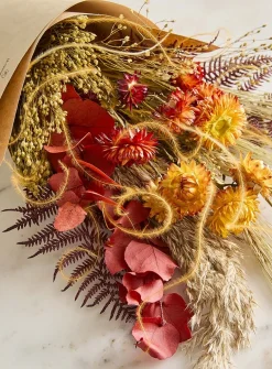 Liam dried flower bouquet