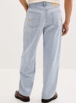 Light blue bleached jean