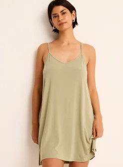 Light V-neck nightie
