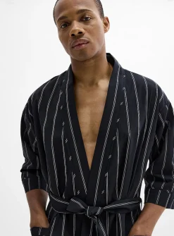 Lightweight patterned poplin robe