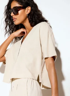 Linen blend V-neck boxy-fit blouse