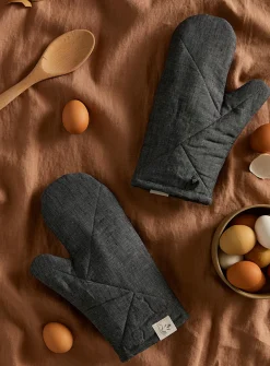 Linen oven mitts
