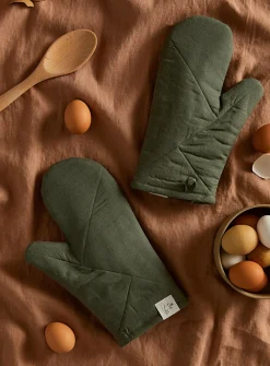 Linen oven mitts