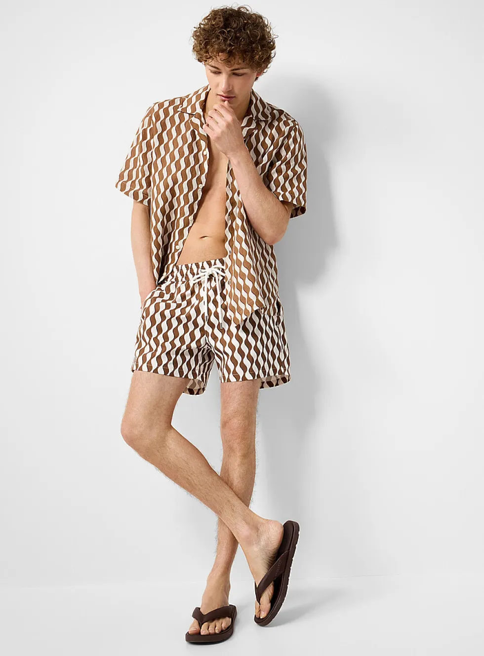 Listra two-tone wave pattern swim trunk