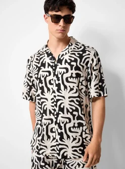 Loefy fluid abstraction camp shirt