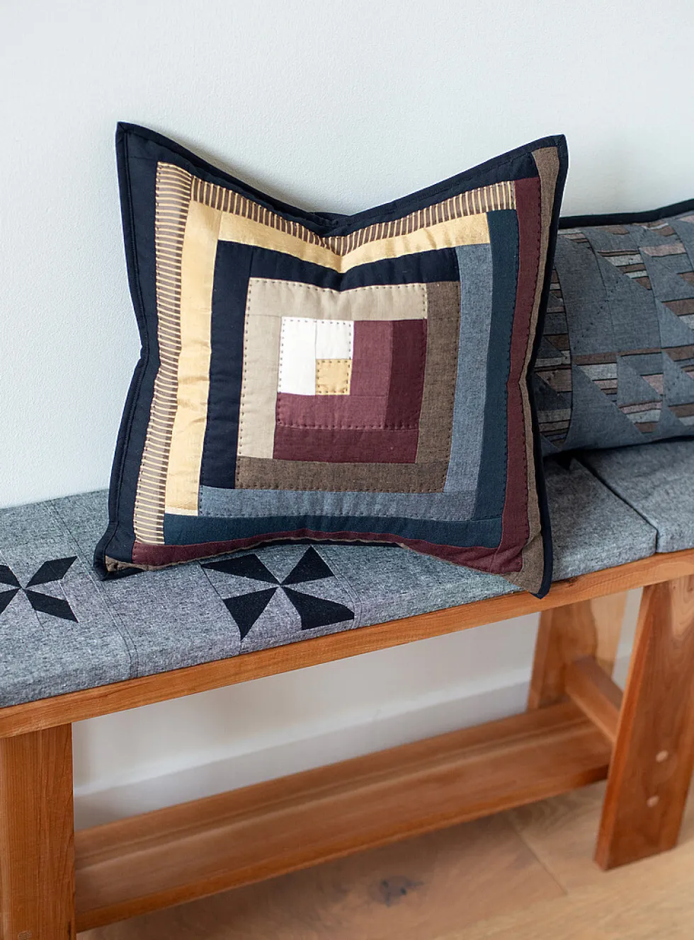 LogCabin quilt cushion