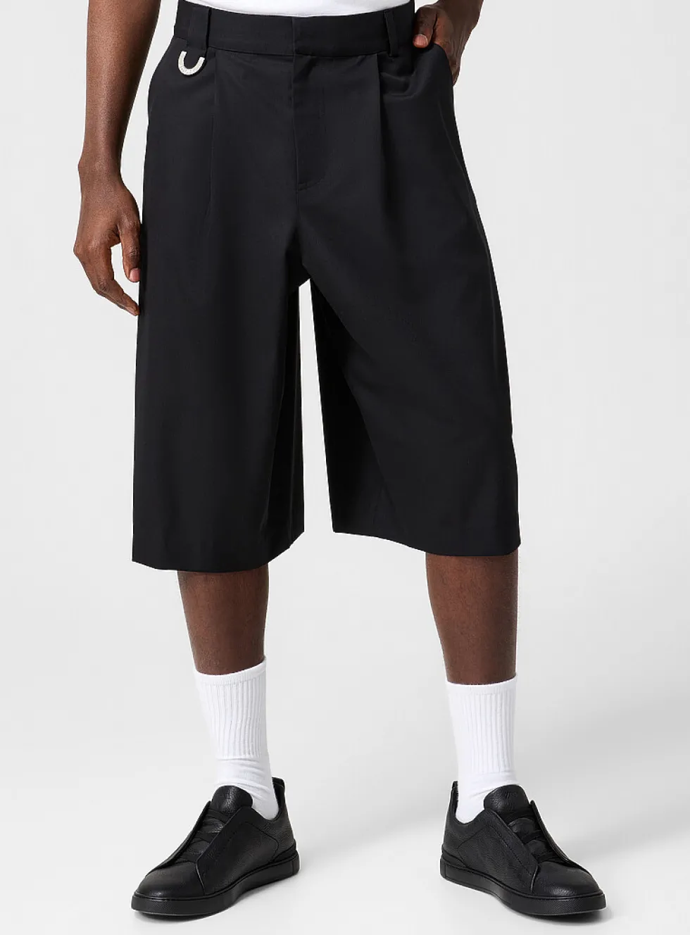 Logo arc pleated Bermuda short