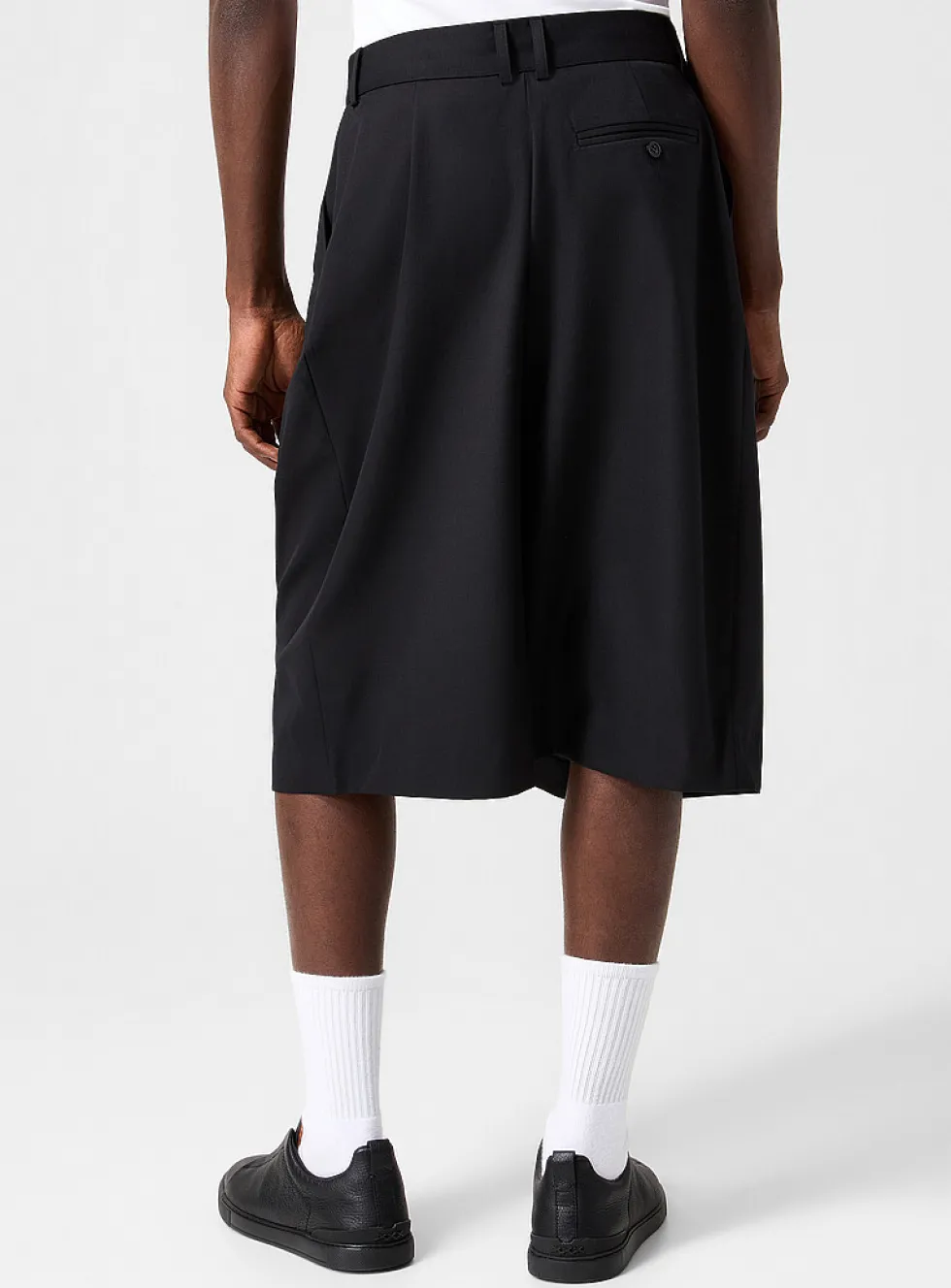 Logo arc pleated Bermuda short