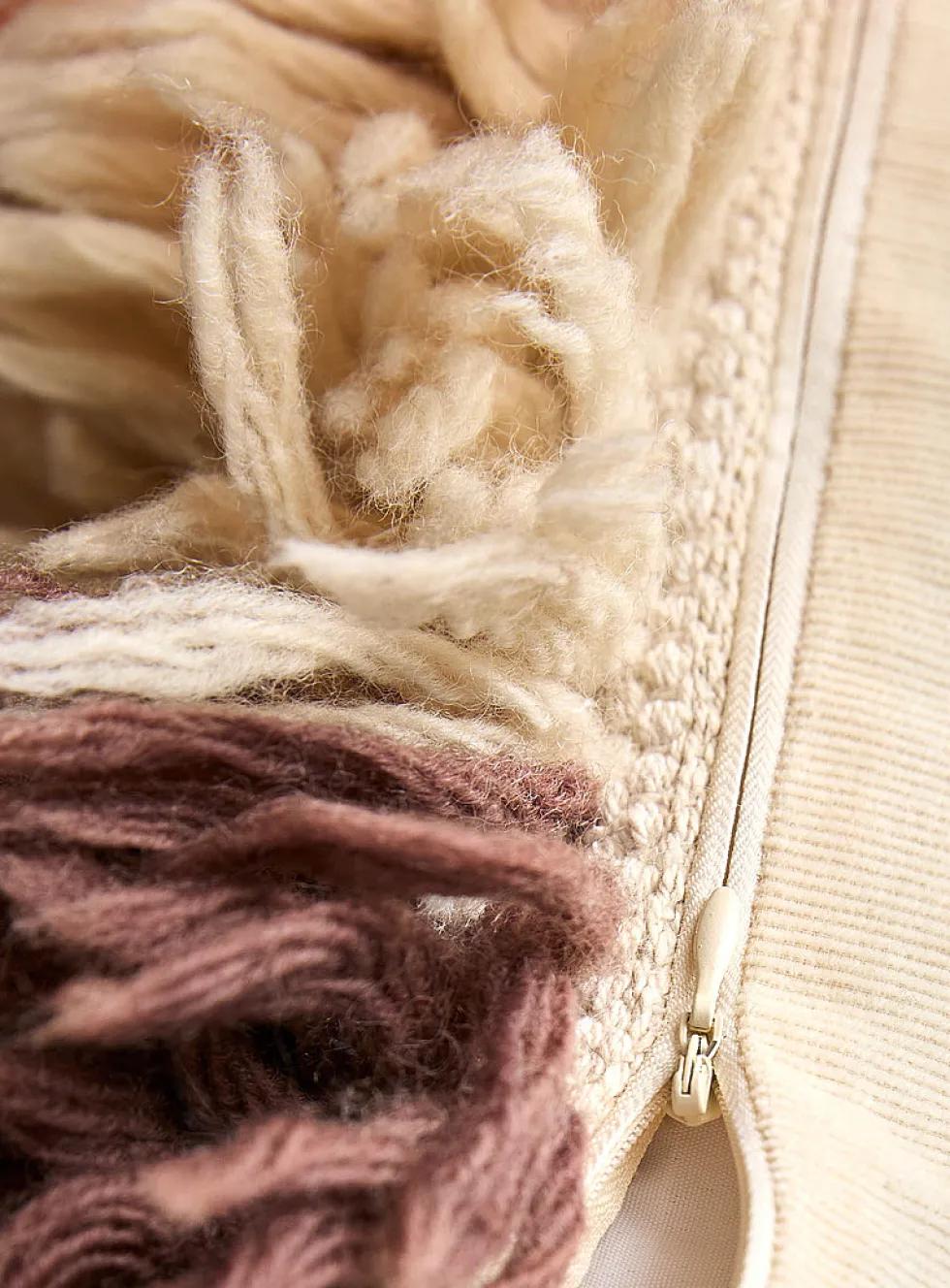 Long fringes striped removable-cover cushion