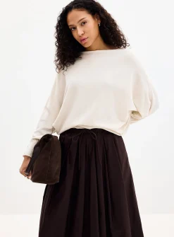Loose boat-neck sweater