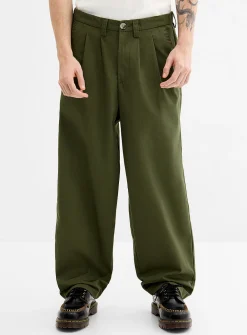 Loose pleated chinos