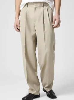 Loose pleated dress pant