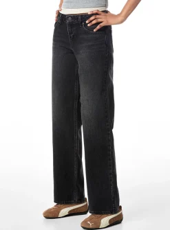 Low-rise loose jean