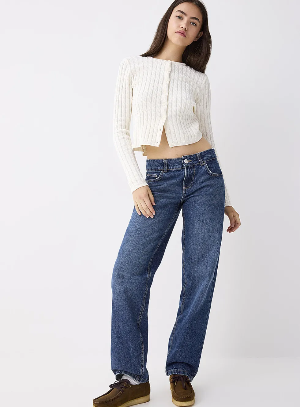 Low-rise straight-leg jean