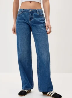Low-rise wide-leg jean