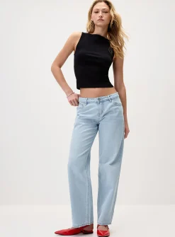 Low-rise wide-leg jean