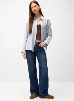 Low-rise wide-leg jean
