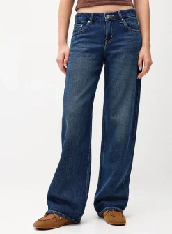 Low-rise wide-leg jean