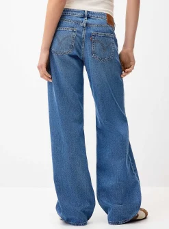 Low-rise wide-leg jean
