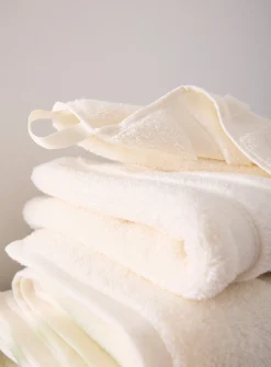 Luxurious organic cotton towels
