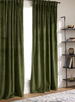 Luxurious velvet curtain