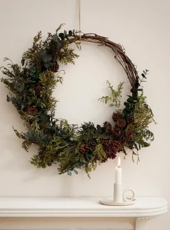 Margaret dried plant wreath