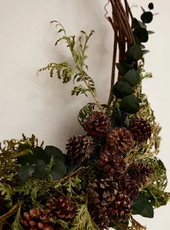 Margaret dried plant wreath