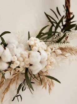 Mark dried plant wreath