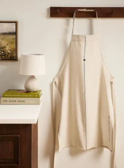 Meals & memories are made here apron