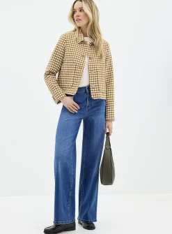 Medium-indigo stretch jean