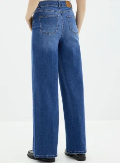 Medium-indigo stretch jean