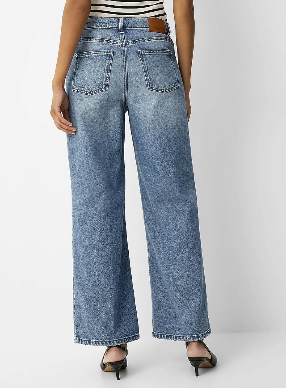 Medium-indigo stretch jean