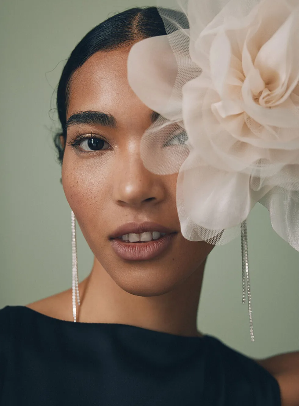 Mesh oversized flower clip