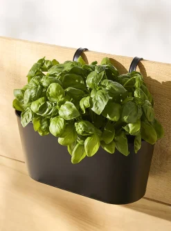 Metallic hanging planter