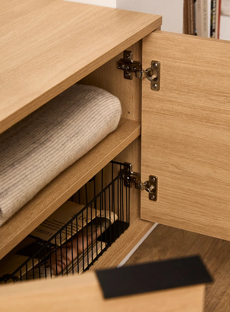 Metallic legs four-door minimalist TV unit