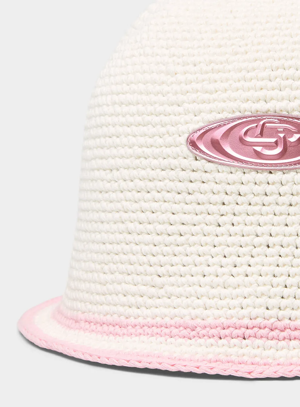 Metallized logo crocheted knit bucket hat