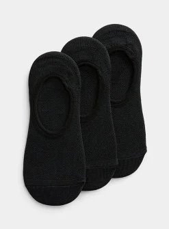 Micro-perforated recycled foot liners