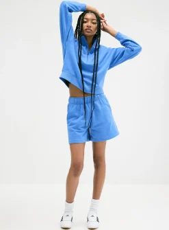 Mid-thigh fleece short
