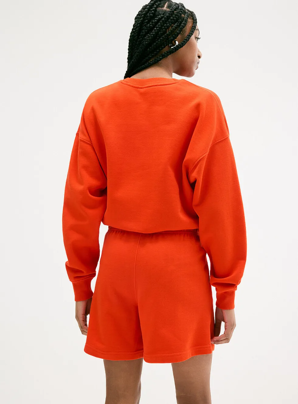 Mid-thigh fleece short