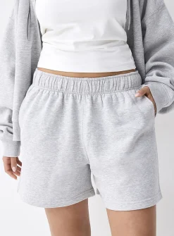 Mid-thigh fleece short