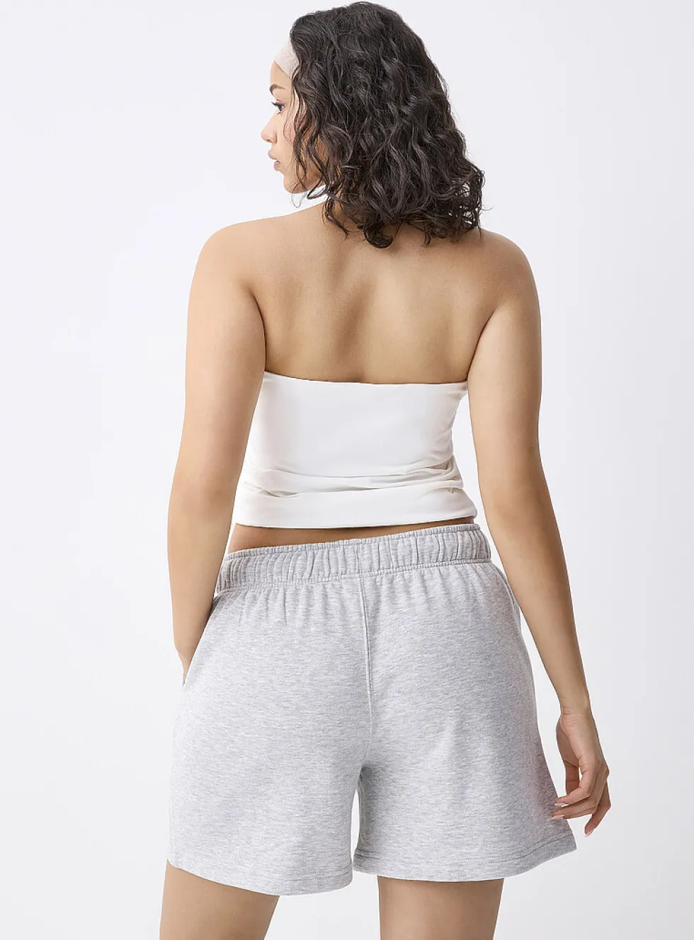 Mid-thigh fleece short