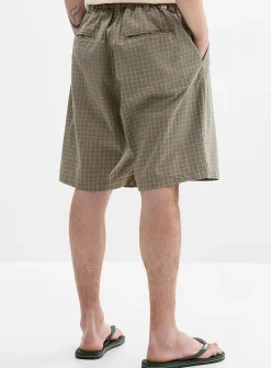 Mini-check pleated Bermudas