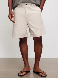 Minimalist chino Bermudas
