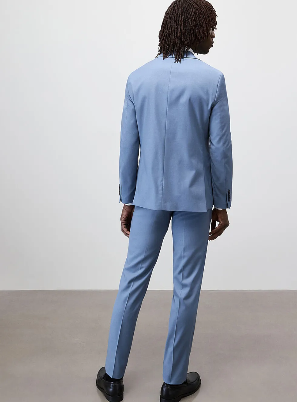 Minimalist colourful twill suit