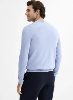 Minimalist crew-neck sweater