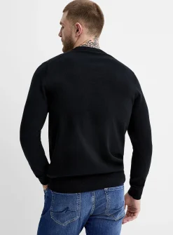 Minimalist crew-neck sweater