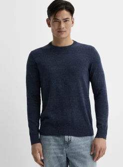 Minimalist crew-neck sweater