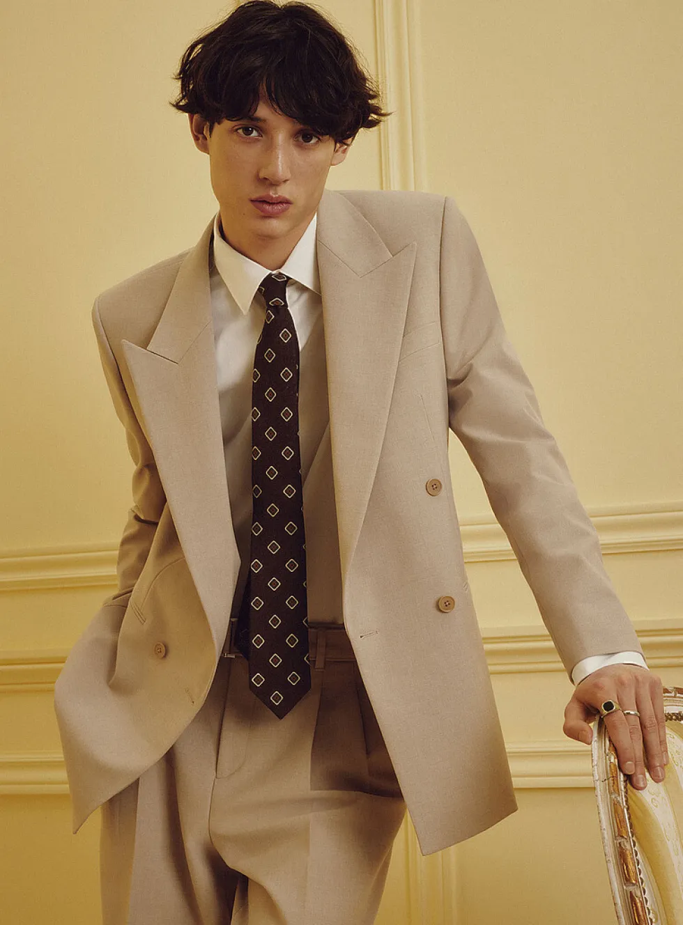 Minimalist double-breasted blazer